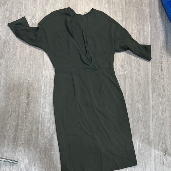 Elegant Black Dress - Picture 1 of 5